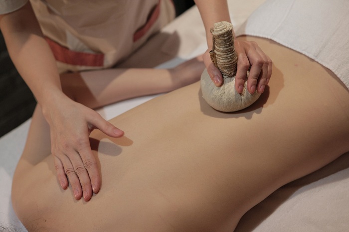 học massage online massage thảo dược