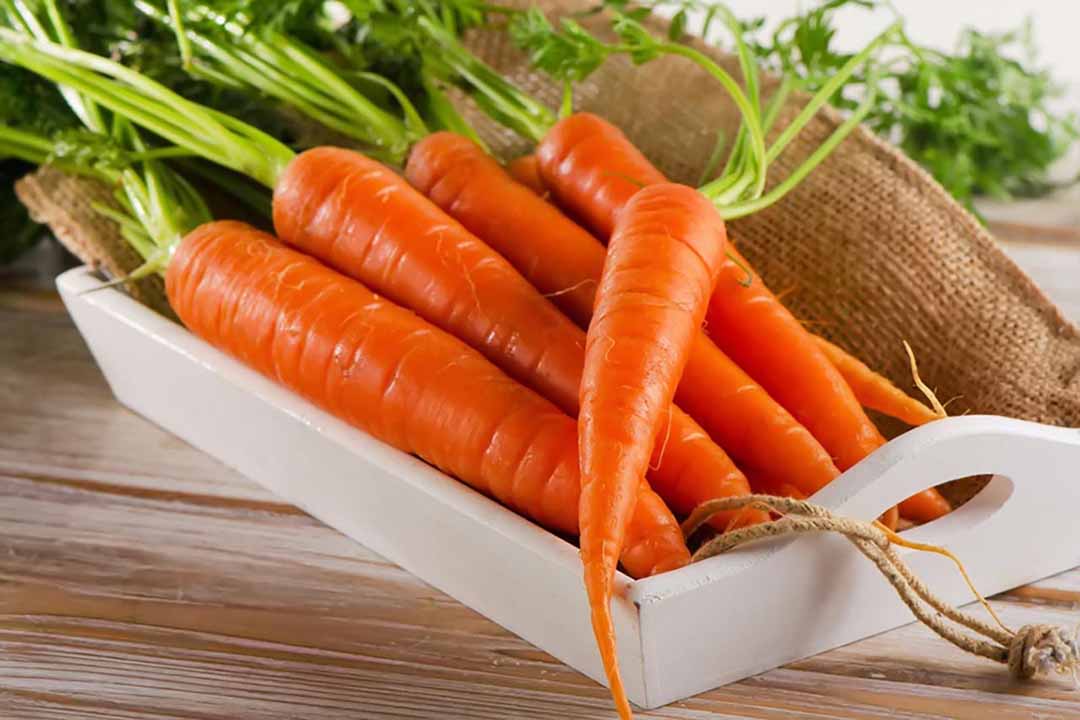 cách làm trắng da toàn thân tại nhà bằng cà rốt