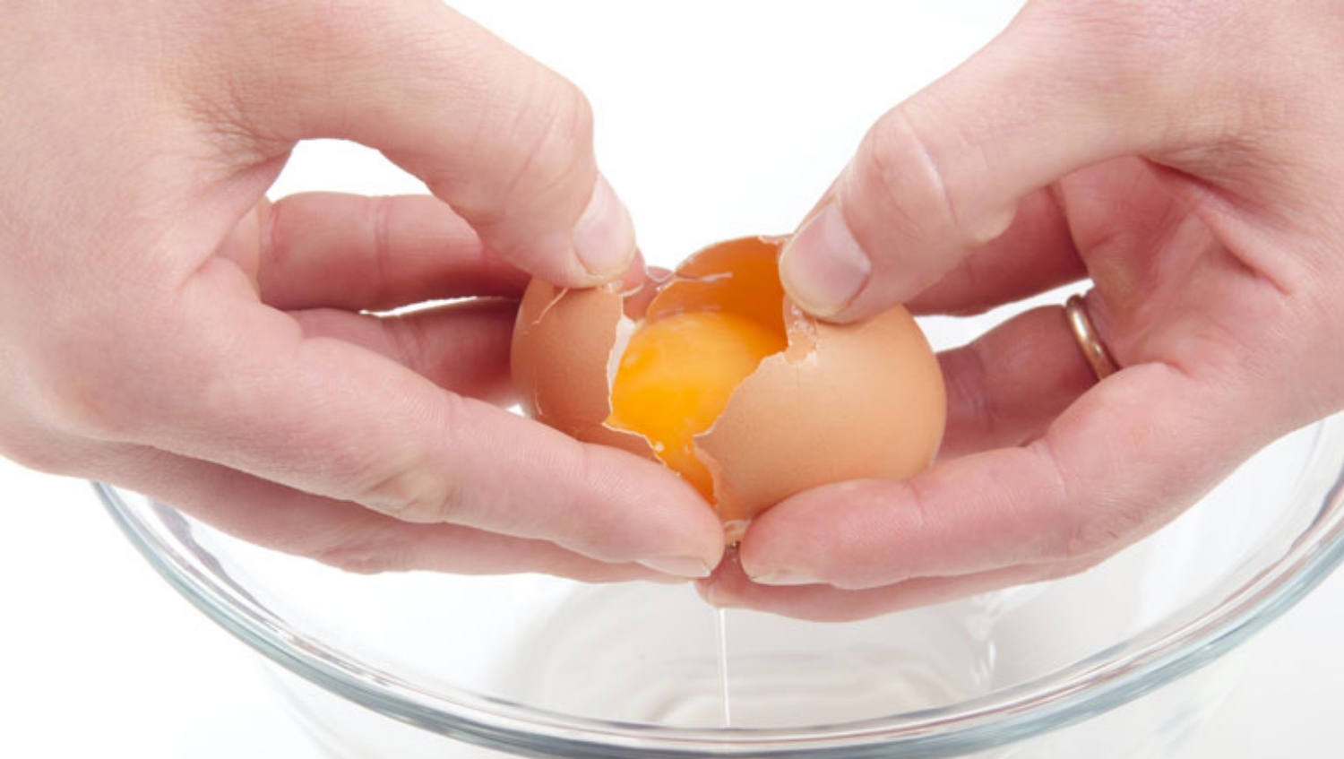 Lòng trắng trứng chứa nhiều dưỡng chất tốt cho làn da