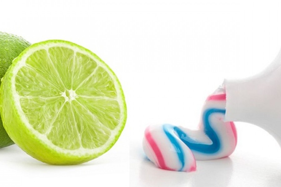 Hỗn hợp kem đánh răng và chanh cũng giúp trị mụn hiệu quả.