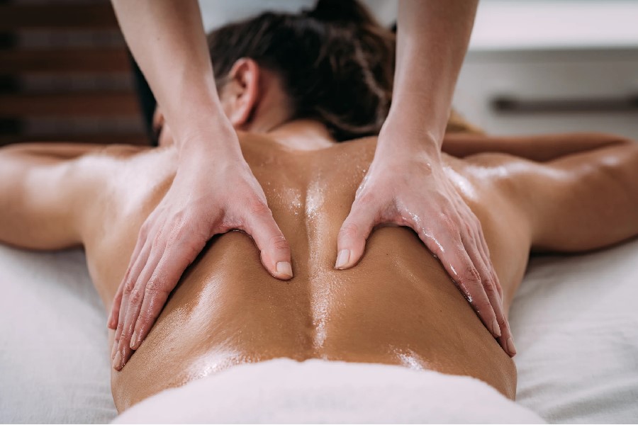 Massage mang đến nhiều lợi ích cho người sử dụng