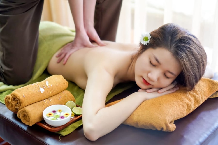 Life Spa cho bạn cơ hội tiếp xúc massage thực tế tại cơ sở