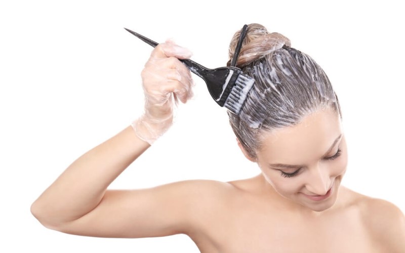 Sau sinh bao lâu thì được nhuộm tóc để đảm bảo an toàn